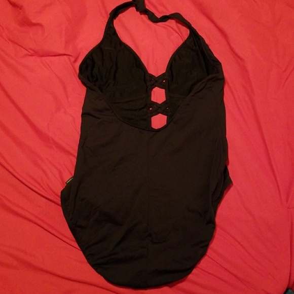 Sexy Kenneth Cole Swimsuit - Picture 3 of 7